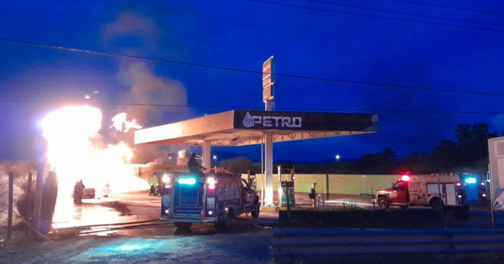 Chofer Sufre Quemaduras Durante Incendio En Gasoliner A De Iz Car De