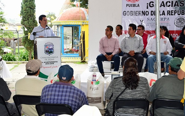 Entregan en Serdán incentivos del PIMAF 2016 a productores